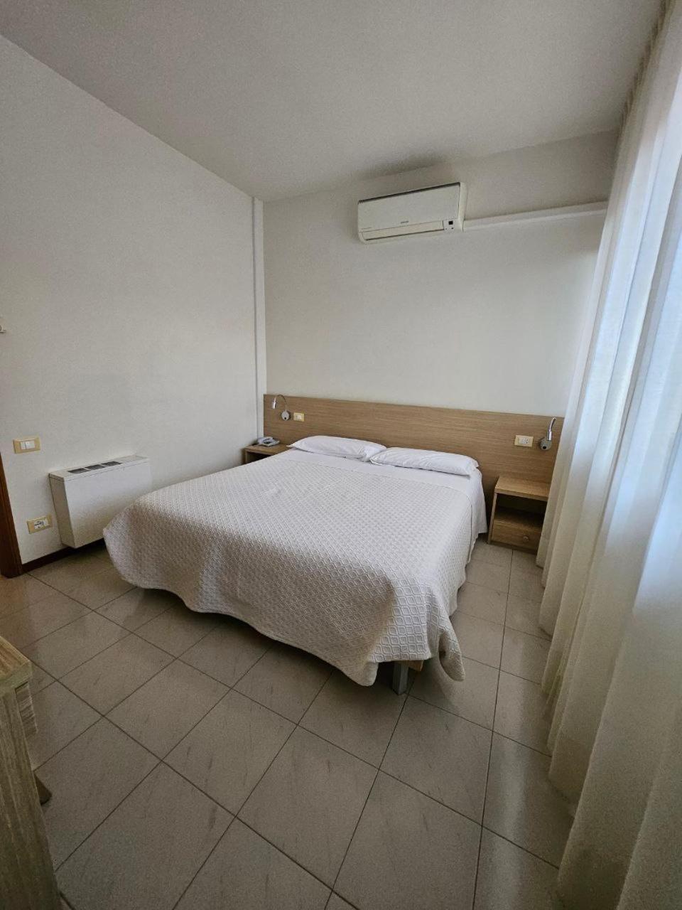 Hotel Albergo Nyers *